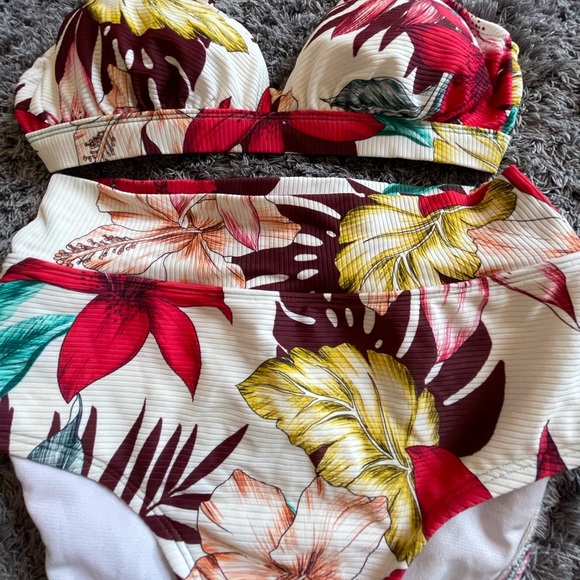 High Wasted Ribbed Bikini - Picture 7 of 11